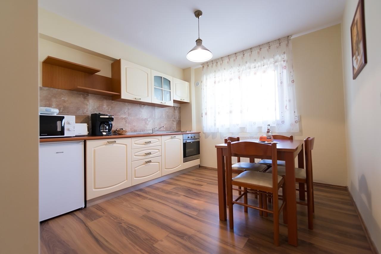 Cabrio Apart Hotel Kaloşvar Dış mekan fotoğraf