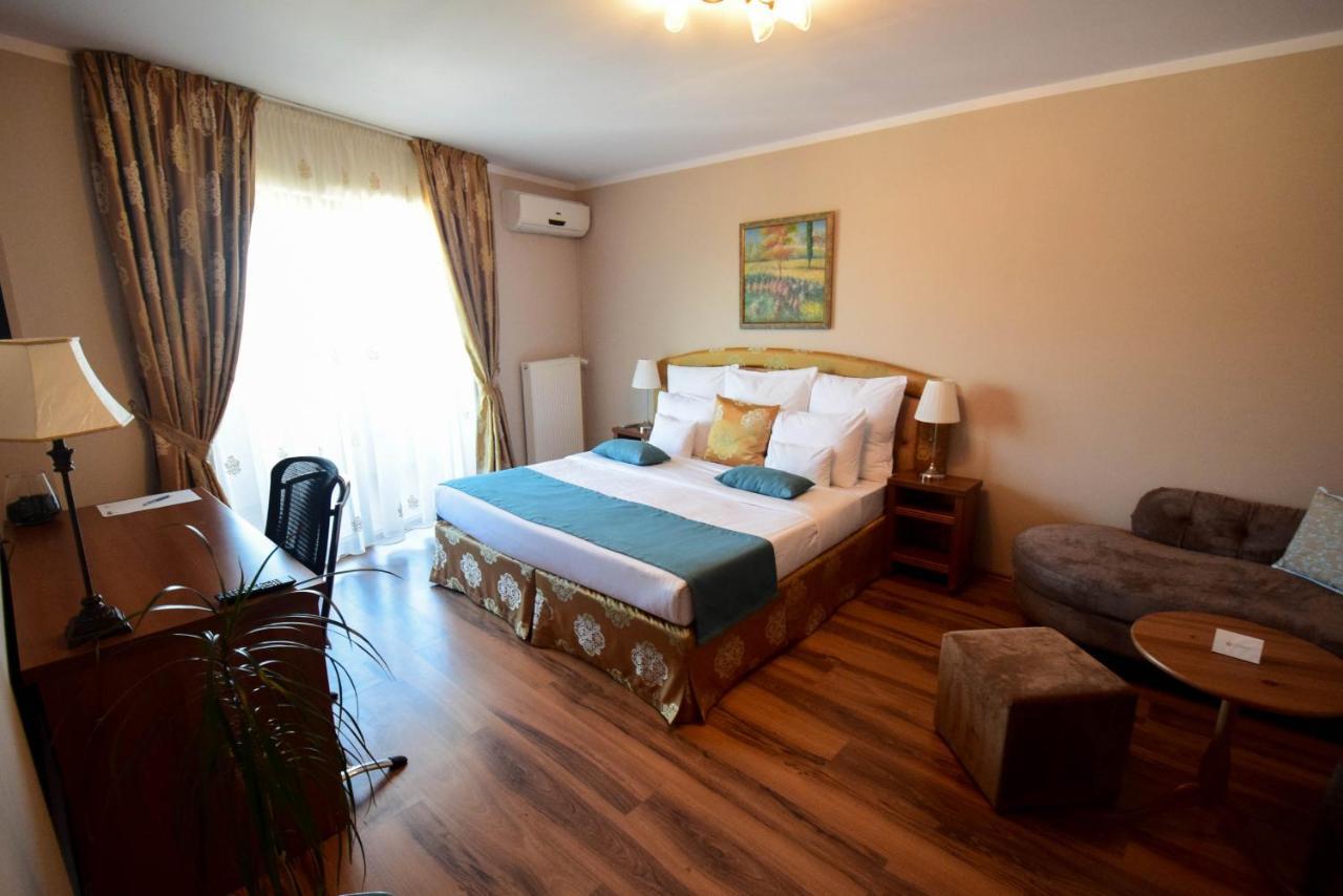 Cabrio Apart Hotel Kaloşvar Dış mekan fotoğraf