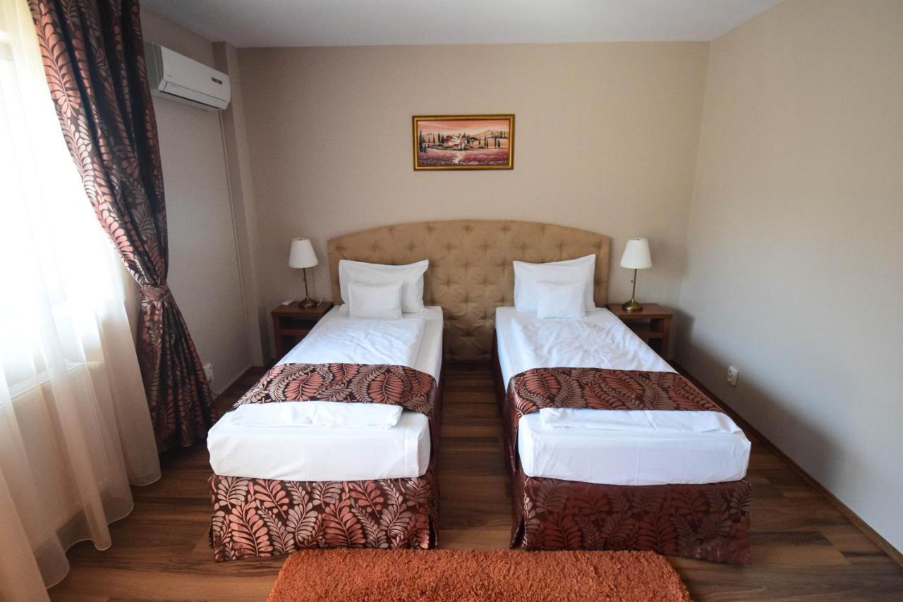 Cabrio Apart Hotel Kaloşvar Dış mekan fotoğraf