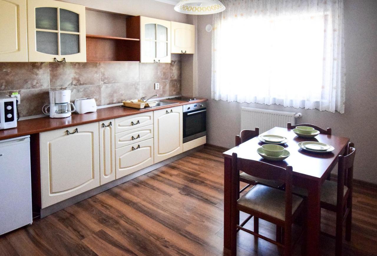 Cabrio Apart Hotel Kaloşvar Dış mekan fotoğraf