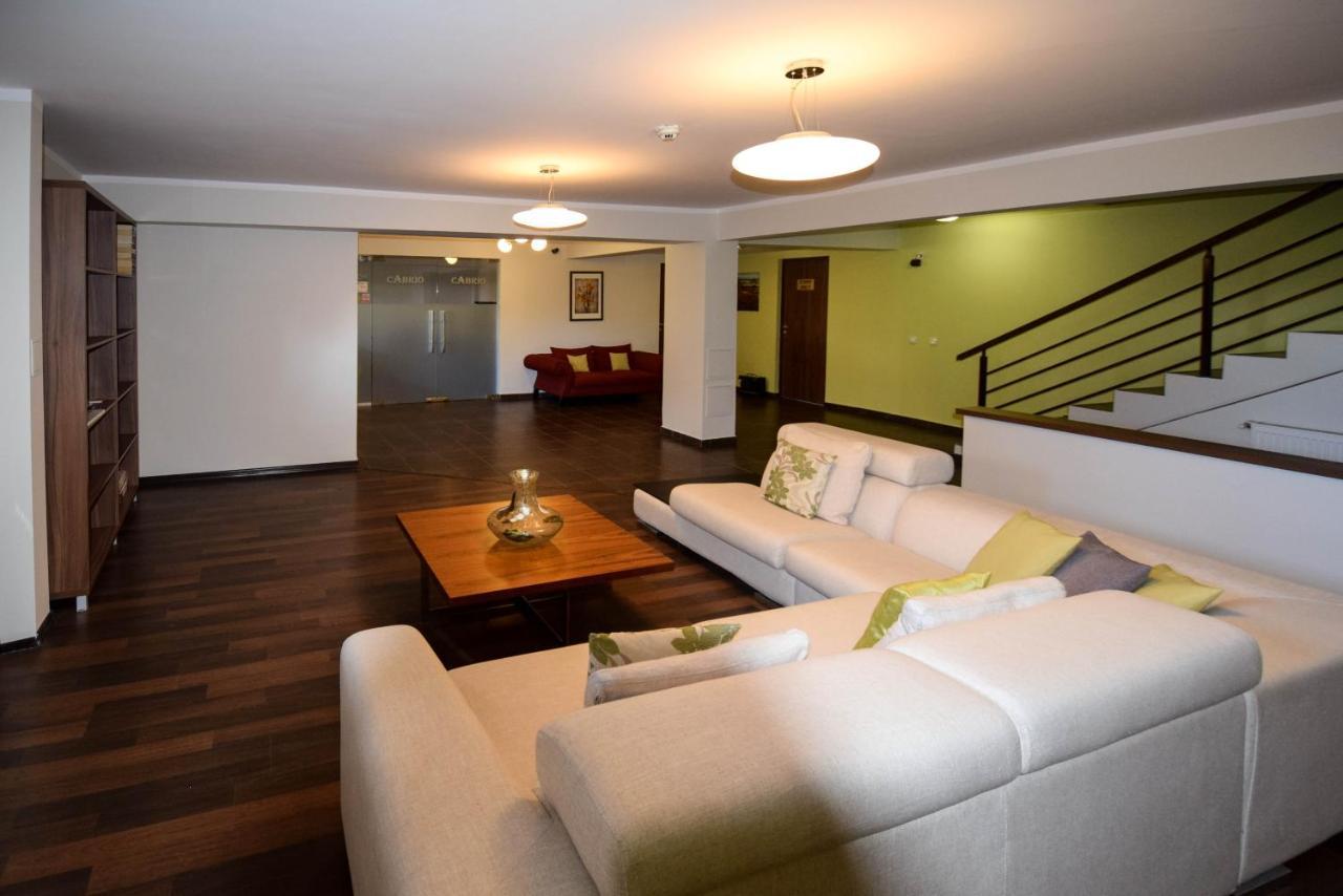 Cabrio Apart Hotel Kaloşvar Dış mekan fotoğraf