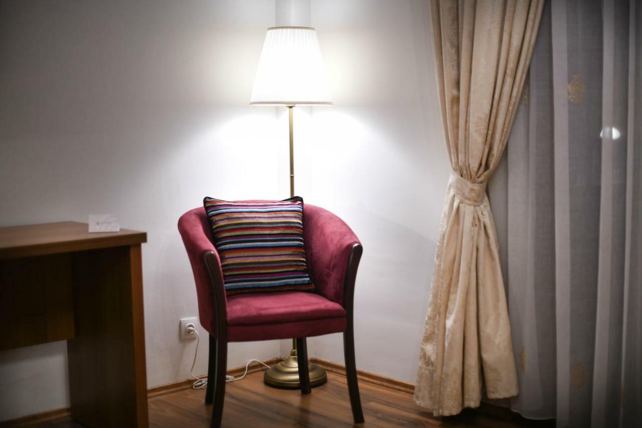 Cabrio Apart Hotel Kaloşvar Dış mekan fotoğraf