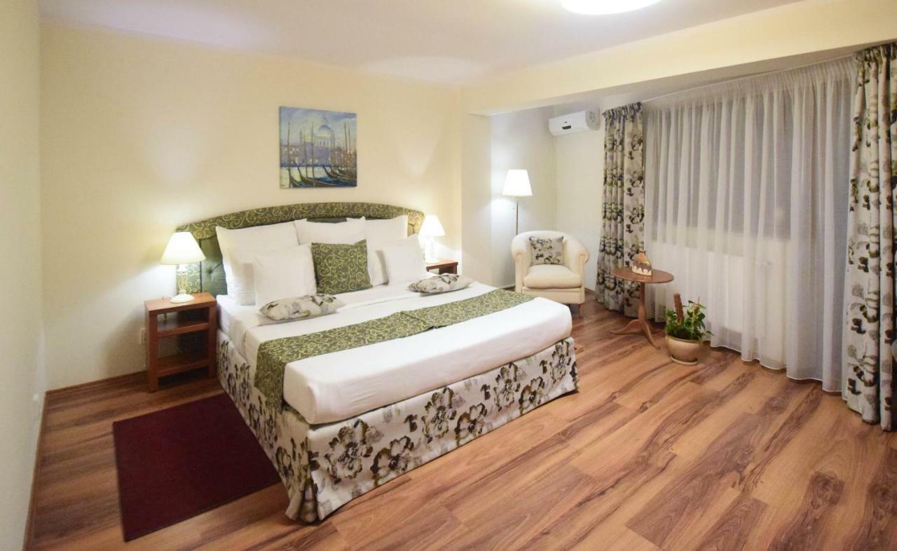 Cabrio Apart Hotel Kaloşvar Dış mekan fotoğraf