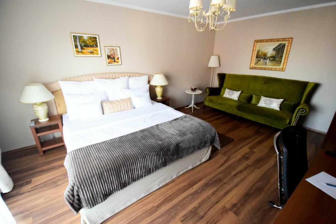 Cabrio Apart Hotel Kaloşvar Dış mekan fotoğraf