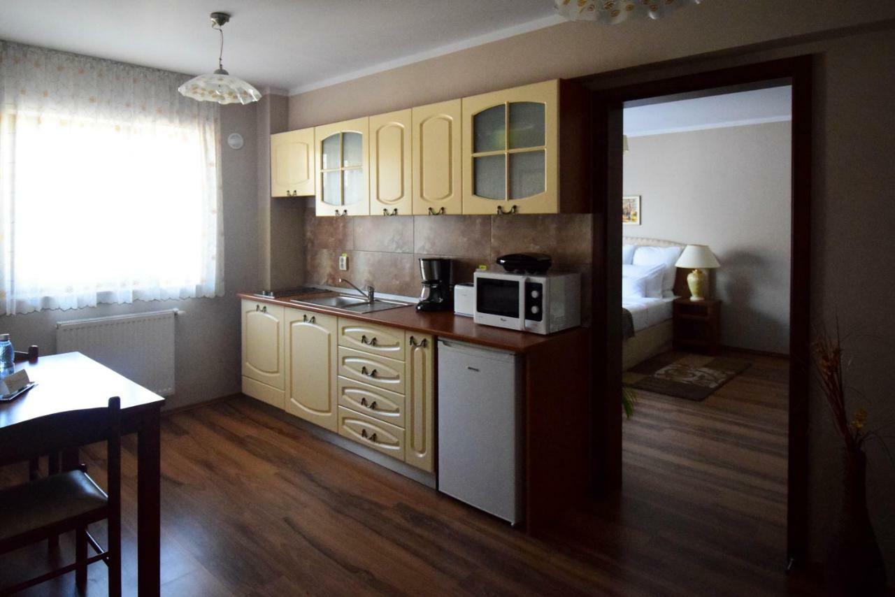 Cabrio Apart Hotel Kaloşvar Dış mekan fotoğraf