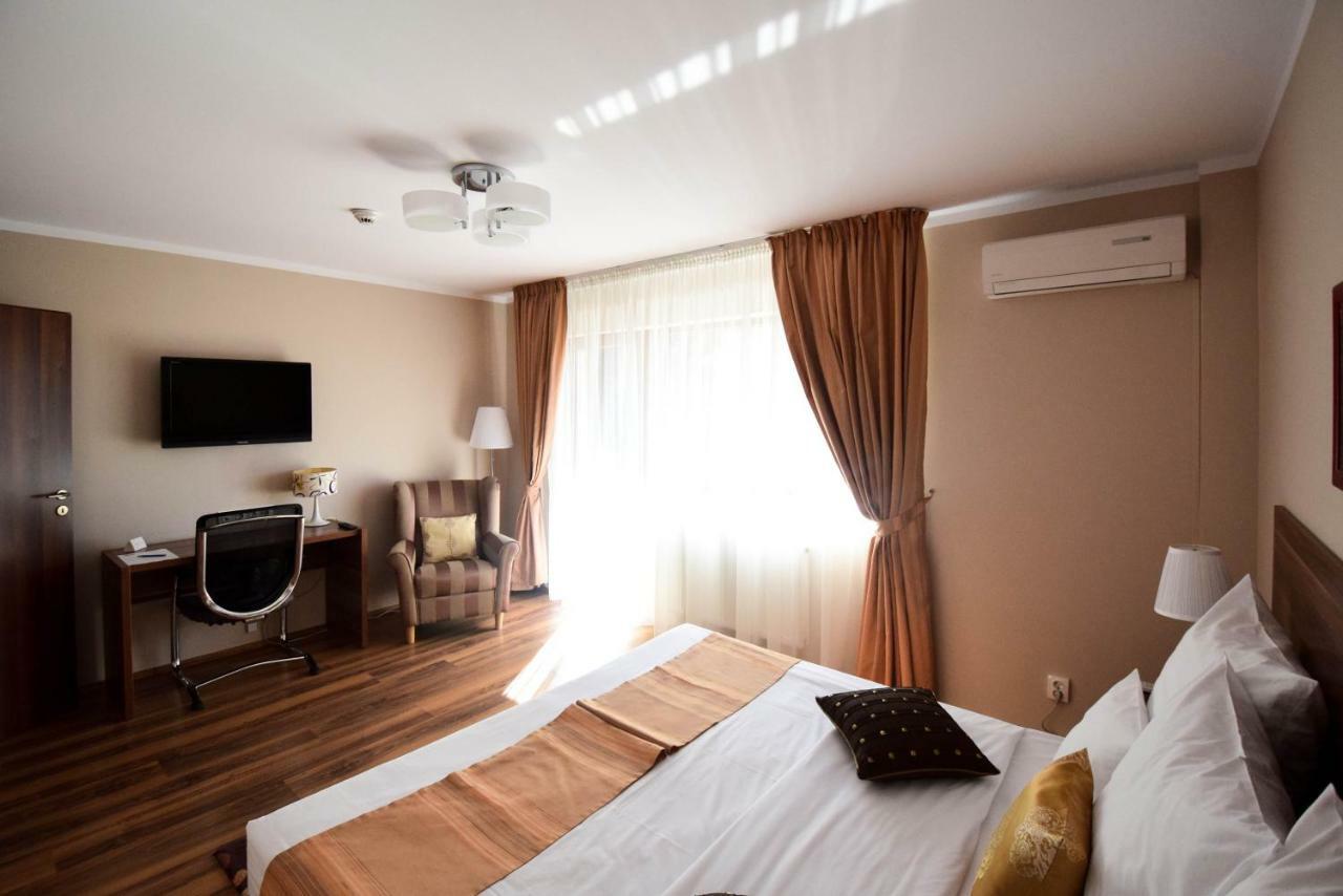 Cabrio Apart Hotel Kaloşvar Dış mekan fotoğraf