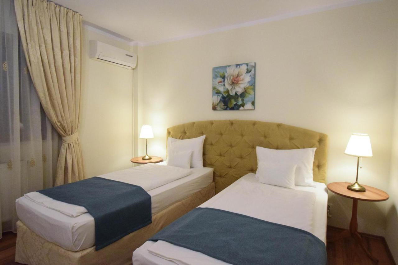Cabrio Apart Hotel Kaloşvar Dış mekan fotoğraf
