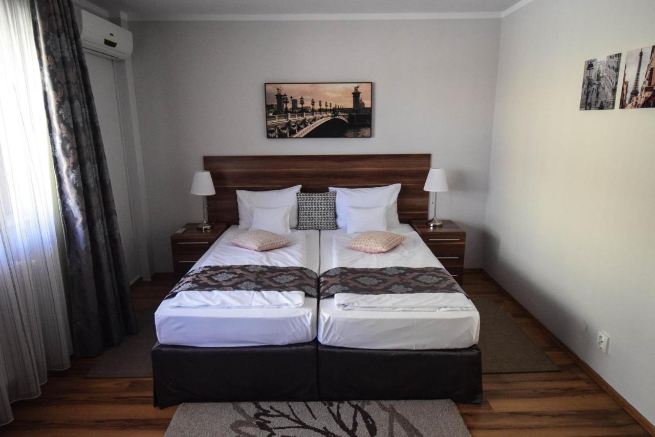 Cabrio Apart Hotel Kaloşvar Dış mekan fotoğraf