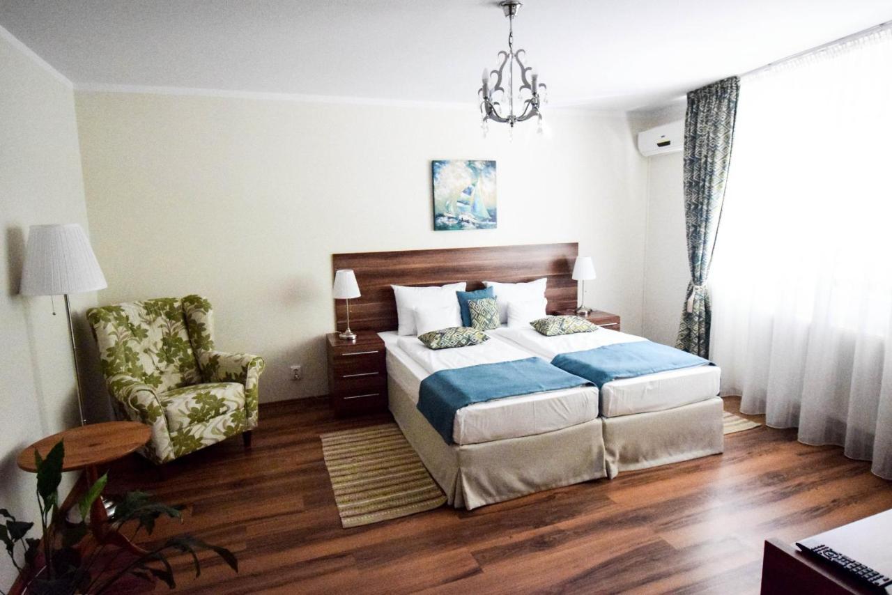 Cabrio Apart Hotel Kaloşvar Dış mekan fotoğraf