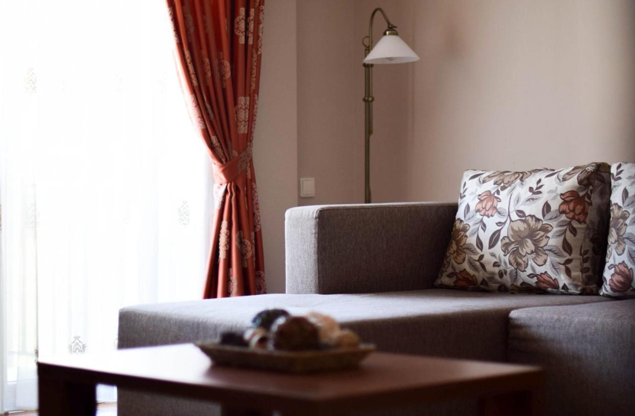 Cabrio Apart Hotel Kaloşvar Dış mekan fotoğraf