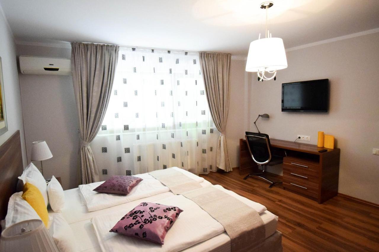 Cabrio Apart Hotel Kaloşvar Dış mekan fotoğraf